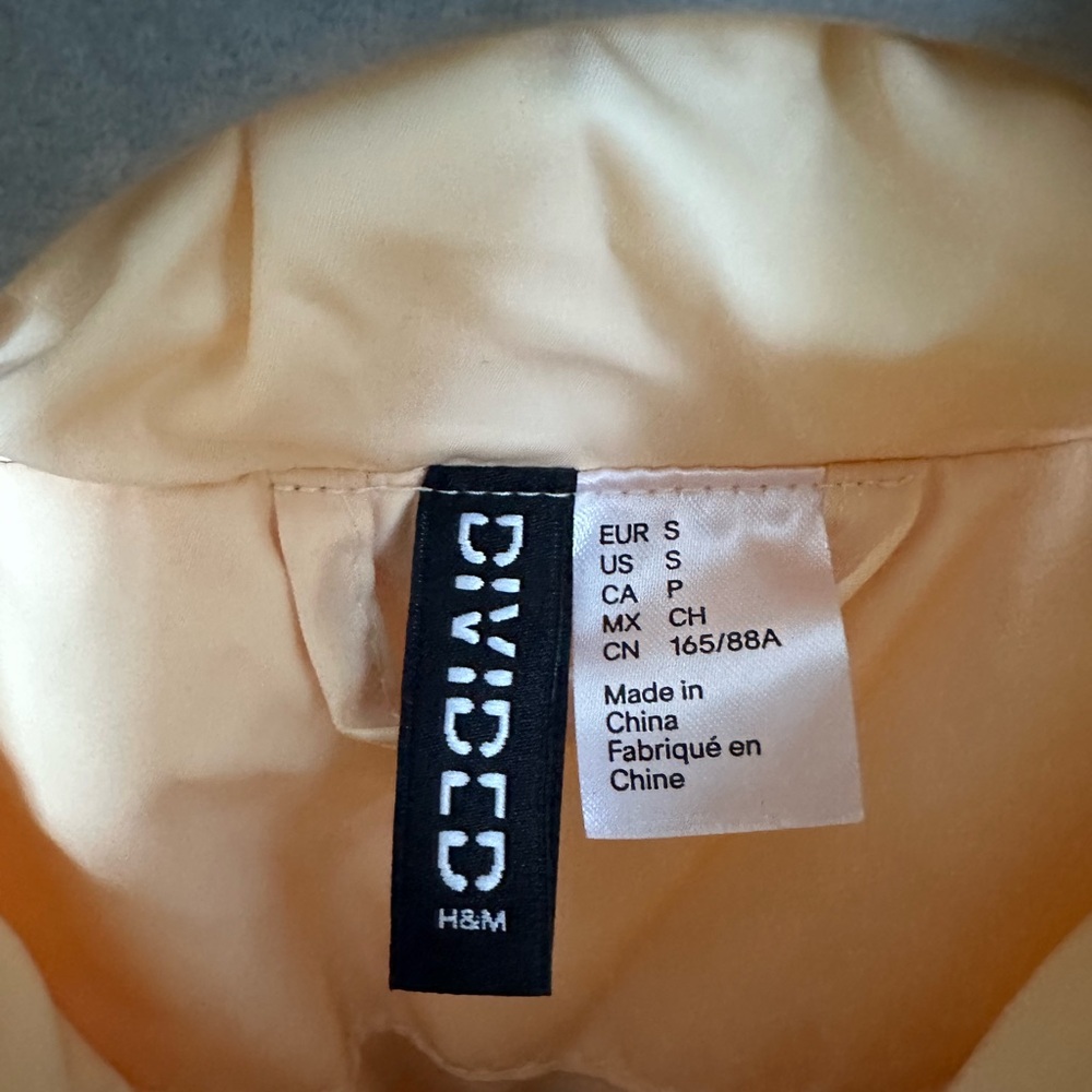 H&M Puffer Vest View 3